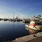 Puerto De La Duquesa Sea Views アパート