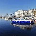 Puerto De La Duquesa Sea Views アパート