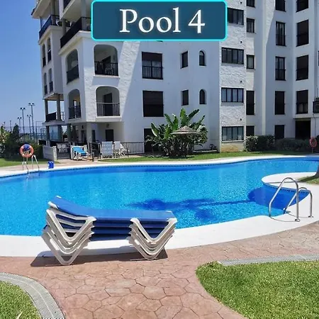 Puerto De La Duquesa Sea Views アパート マニルバ