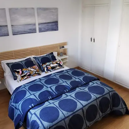 Puerto De La Duquesa Sea Views Apartment